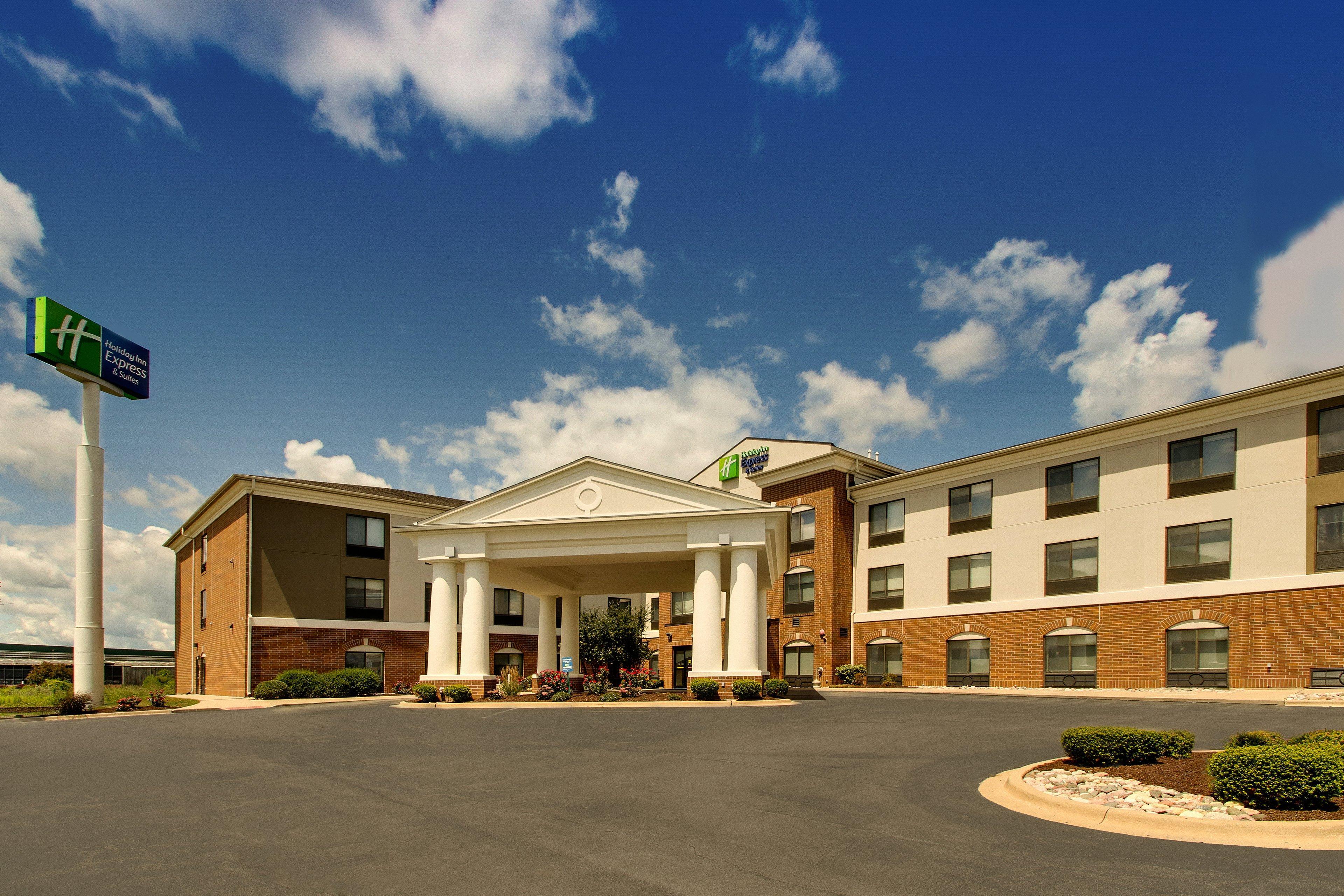 Holiday Inn Express Hotel & Suites Morris By Ihg Exterior photo