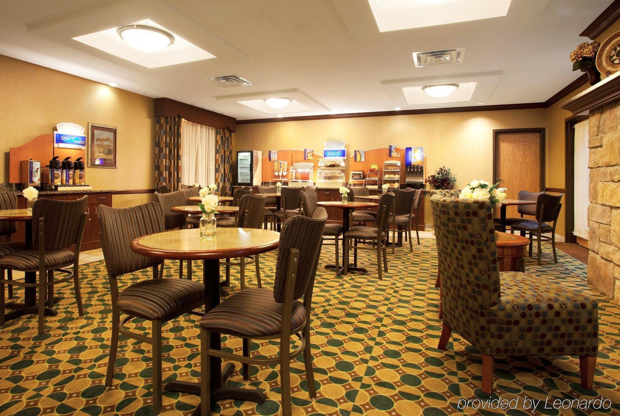 Holiday Inn Express Hotel & Suites Morris By Ihg Exterior photo